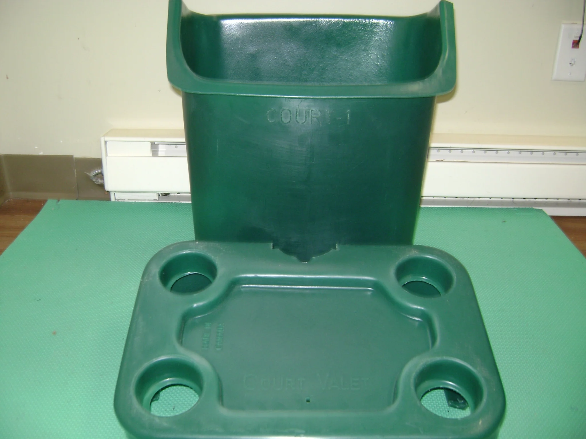 Tennis court valet - Image 3